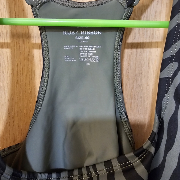 Ruby Ribbon Gray and Black Patterned Tank - Picture 2 of 4